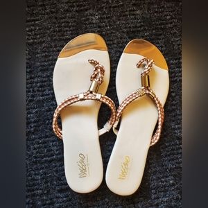 Ladies 7.5 sandals